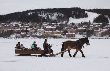 They do all manner of things on the ice in Östersund.